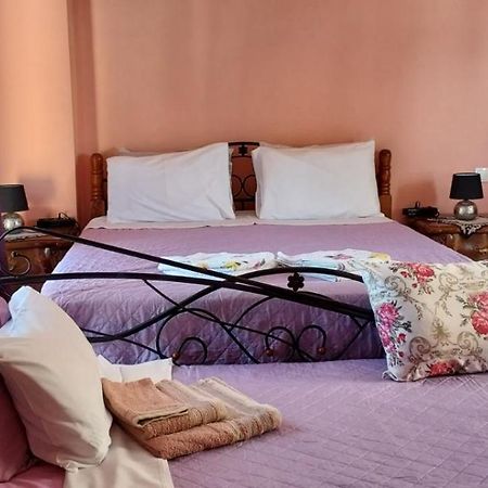 Anastacias Apartment Artemida  Ngoại thất bức ảnh