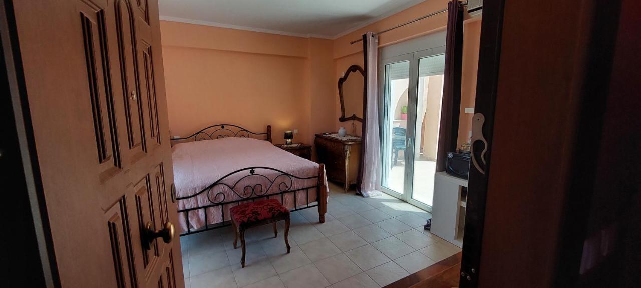 Anastacias Apartment Artemida  Ngoại thất bức ảnh