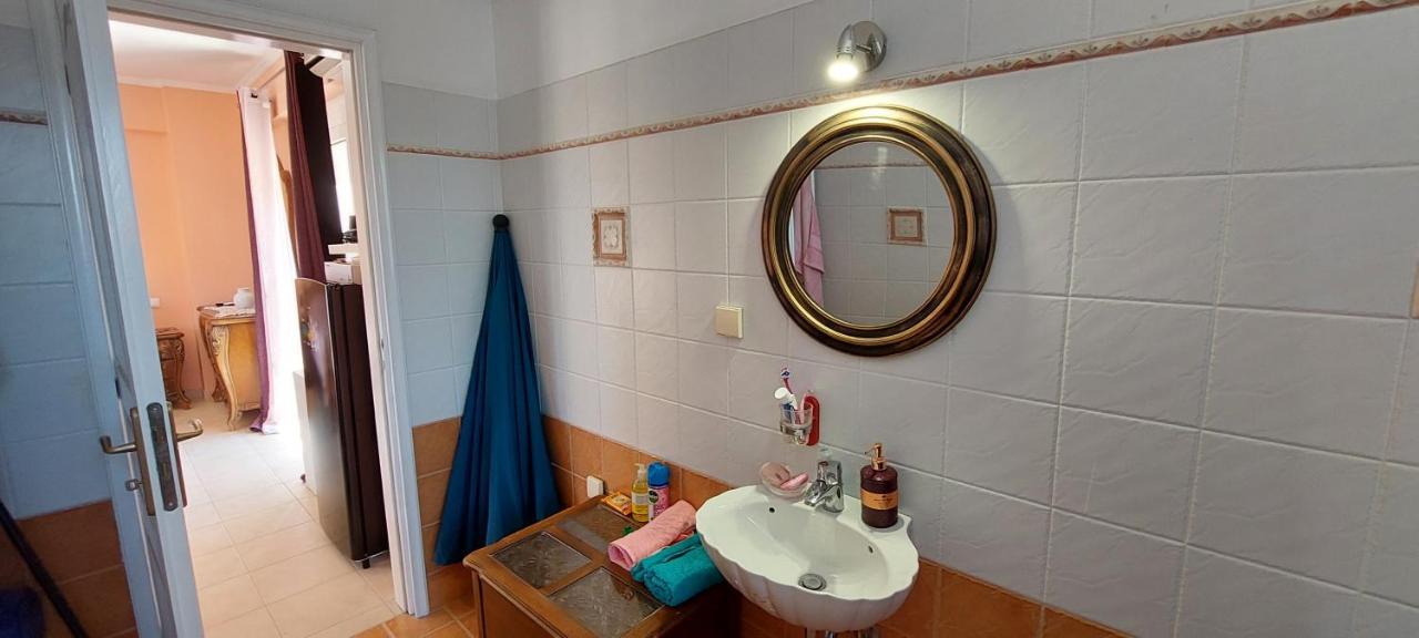 Anastacias Apartment Artemida  Ngoại thất bức ảnh