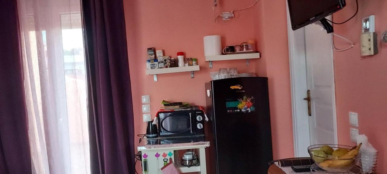 Anastacias Apartment Artemida  Ngoại thất bức ảnh
